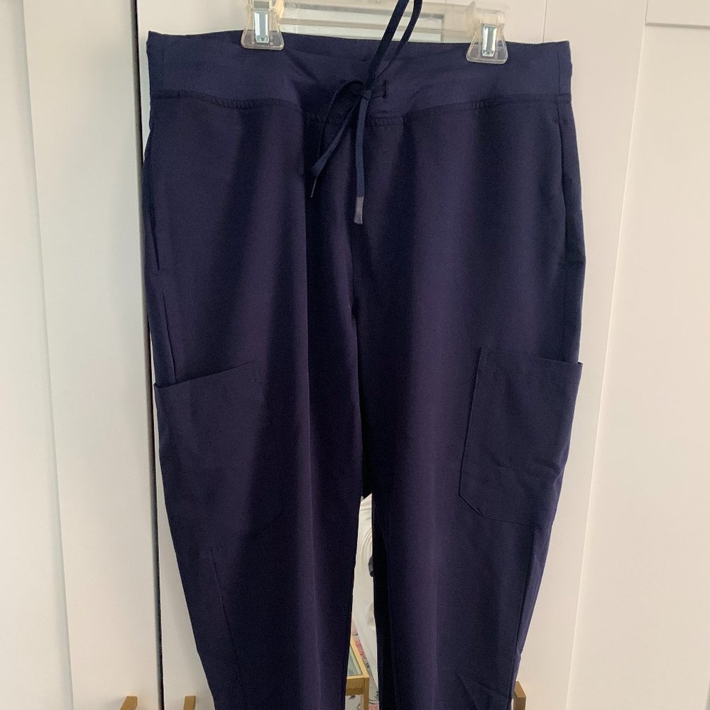 Mandala 9 Pocket Jogger Scrubs